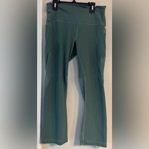 Lululemon Wunder Train Mesh Panel High-Rise Tight.  Size 8